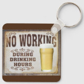 飲み時間のパブバー中に作業なしおもしろい キーホルダー (裏面)