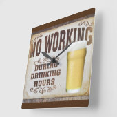 飲み時間のパブバー中に作業なしおもしろい スクエア壁時計 (傾斜)