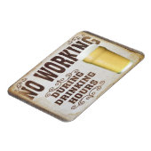 飲み時間のパブバー中に作業なしおもしろい マグネット (左側)