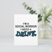 飲み物が必要 – Social Worker ポストカード (スタンド正面)