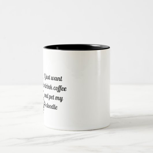飲み物のコーヒーは及び私の落書きをかわいがります ツートーンマグカップ (中央)