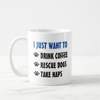 飲み物のコーヒー、救助犬は、昼寝を取ります コーヒーマグカップ
