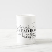 飲み物の茶、読書の本は、幸せなマグです ボーンチャイナマグカップ (正面)