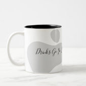 飲み物はテーブルではなく、ここに入る！マグカップ引用文 おもしろい ツートーンマグカップ (左)