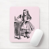 飲む（不思議の国のアリスの冒険） マウスパッド (マウス)