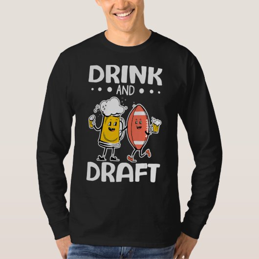 飲料及びビールサッカー荷車を引くファンタジー Tシャツ (正面)