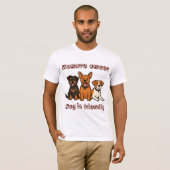飼い主に気をつけろ 犬は友好的 | 面白い犬好き Tシャツ (正面フル)