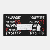 飼い主の方々が飼い犬の猫寝をサポート デスクマット (キーボード&マウス)