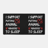 飼い主の方々が飼い犬の猫寝をサポート デスクマット (正面)