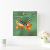 飾りオレンジ色の野花 スクエア壁時計 (ホーム)