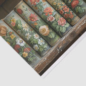 飾り立てられた花を持つ古い本の列 薄葉紙 (詳細)