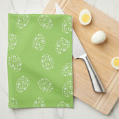 飾エレガントり卵を付けた緑色の背景 キッチンタオル (四つ折り)