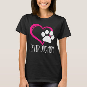 養育関係犬のお母さんのかわいい子犬の足のハート愛動物に関して Tシャツ