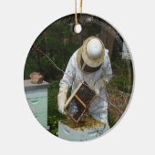 養蜂家は蜜蜂を加えます セラミックオーナメント (左)