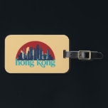 香港中国レトロシティスカイラインシティスケープアート ラゲッジタグ<br><div class="desc">ヴィンテージとレトロな街のデザイン美しいスカイライン、観光客アトラクションとシティスケープのアートカッコいい超高層ビルと建物のシルエットイラストレーション商品観光客と旅行者。お土産として完璧な家に持ち帰る旅行。家族救や友達と旅行や休暇の思い出。背景色はカスタマイズ好みの色にできる。</div>