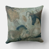 馬および牛、c.17000 Bを示す絵画を揺すって下さい クッション (裏面)