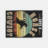 馬がカウボーイの馬に乗っおもしろいて男性に乗るのを除く フリースブランケット (正面(横))