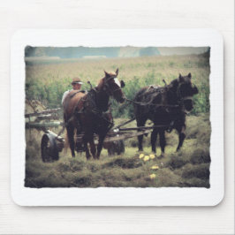 馬が付いている干し草の作成 マウスパッド
