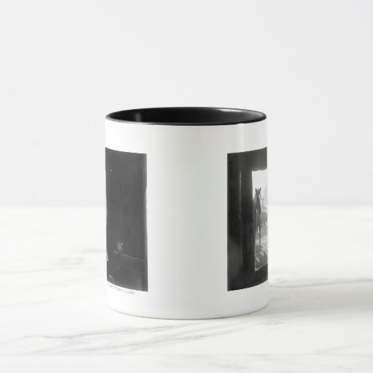 馬が付いている戸口のカウボーイ マグカップ (中央)