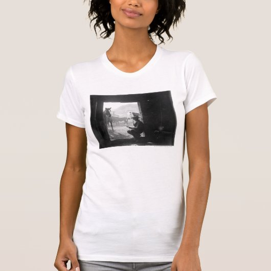 馬が付いている戸口のカウボーイ Tシャツ (正面)