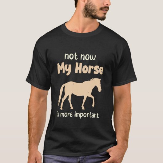 馬が優先 馬大好きお馬ファニーユーモア Tシャツ (正面)