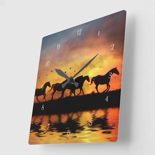 馬が夕日と水を駆ける スクエア壁時計 (傾斜)