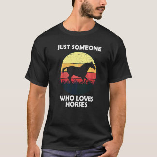 馬が大好きな人 7 Tシャツ