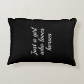 馬が大好きな女の子だけの農場で茶色の馬 アクセントクッション (裏面)