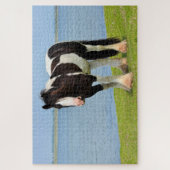 馬が屋台のドアの上から頭を覗いている ジグソーパズル (縦)