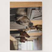 馬が屋台のドアの上から頭を覗いている ジグソーパズル (縦)