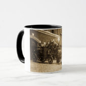 馬が引く消防車のヴィンテージ マグカップ (正面左)
