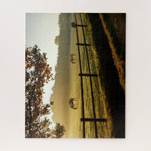 馬が日の出の牧草地で放牧 ジグソーパズル (縦)