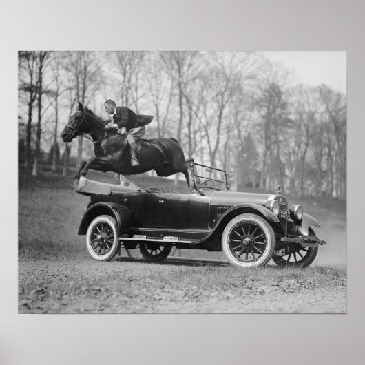 馬が車を飛び越える、1923年。ヴィンテージ写真 ポスター (正面)