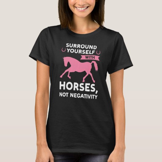 馬ではなく馬で自分自身を囲む Tシャツ (正面)