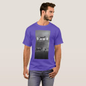 馬とお辞儀の人物のデザインの少女 Tシャツ (正面フル)