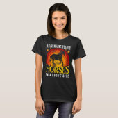 馬とは関係ないのに馬の乗馬 Tシャツ (正面フル)