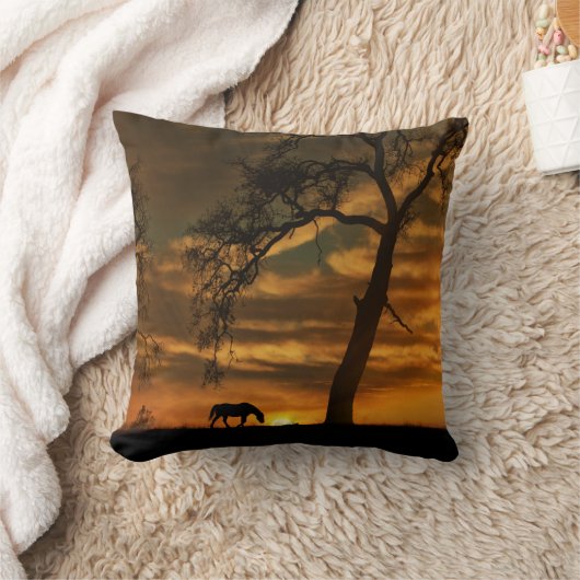 馬とオークの木の南西の枕 クッション (ブランケット)