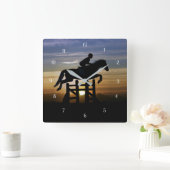 馬とライダーを追い回すハンタージャンパー スクエア壁時計 (ホーム)