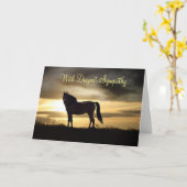 馬と日の出の深い同情カード カード (黄色い花)