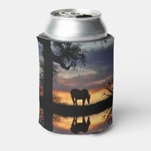 馬と水 缶クーラー (缶裏面)