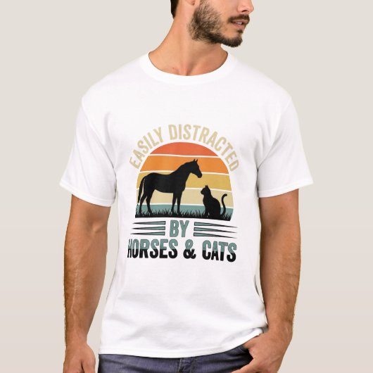 馬と猫に夢中 ビンテージ風デザイン Tシャツ (正面)