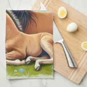 馬と馬が春で休む キッチンタオル (四つ折り)