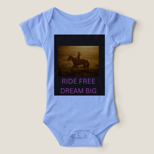 馬に乗り自由に大きな夢を叶えろ キッズTシャツ (デザイン正面)