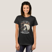 馬に乗るキュートな犬と馬のデザイン Tシャツ (正面フル)