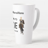 馬に乗生まれるが馬に乗らされておもしろいいる カフェラテマグ (右アングル)