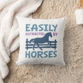 馬に容易に気を取られる クッション (ブランケット)