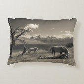 馬のある風景 アクセントクッション (裏面)