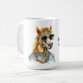 馬のおもしろいマグは馬のショーのために準備した。 コーヒーマグカップ (正面左)