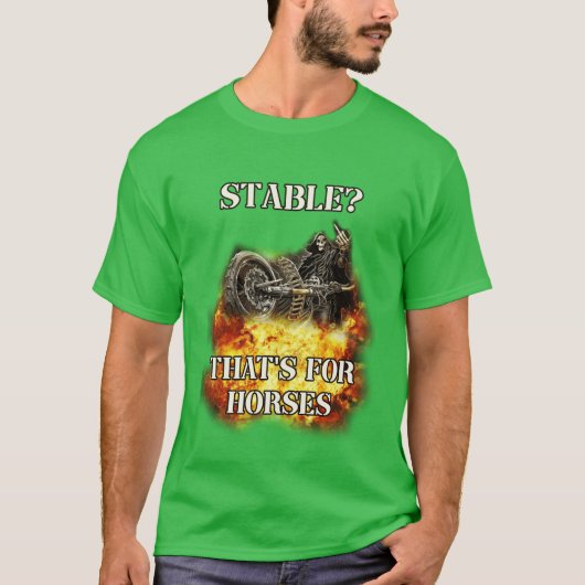 馬のための厩舎 バッドアス スケルトン レトロ Tシャツ (正面)