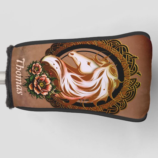 馬のエレガント頭は花で飾られた。 ゴルフヘッドカバー (正面)